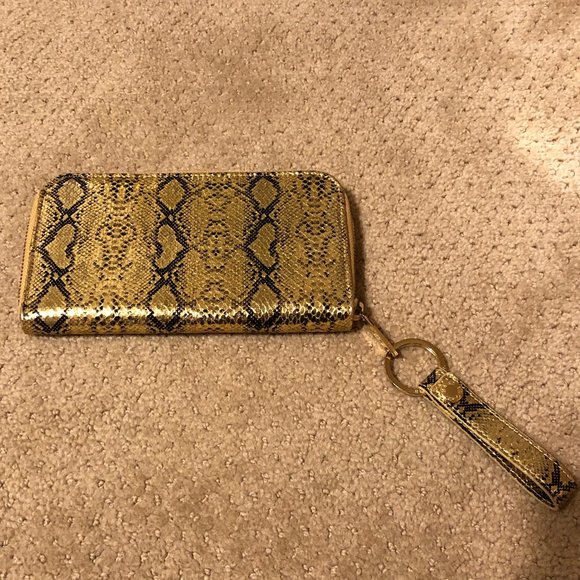 Marc by Marc Jacobs Gold Snakeskin Wallet and Keychain - Picture 2 of 6